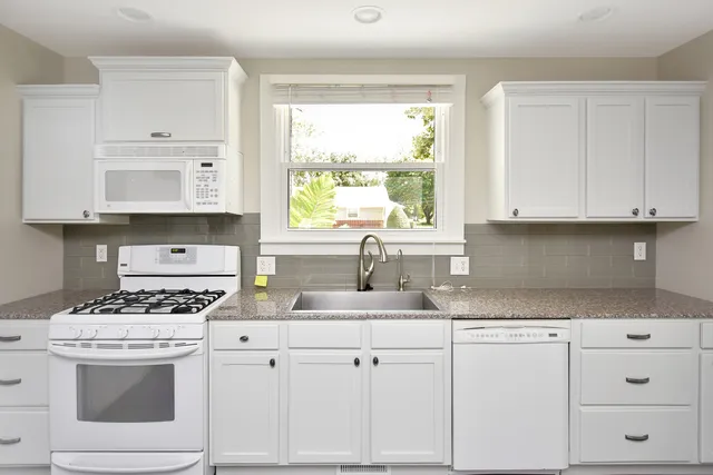 $384,900 | 802 South Mercer Avenue, Bloomington, IL 61701