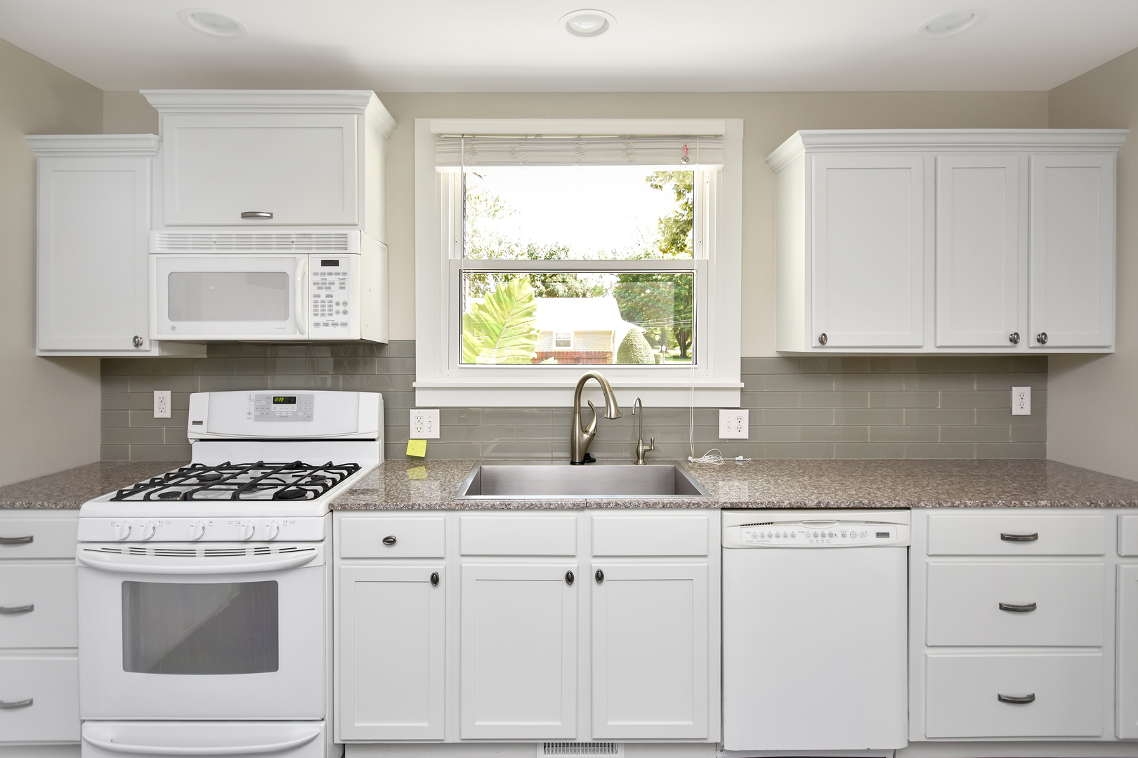 802 South Mercer Avenue Bloomington, IL 61701 - Photo 23 of 75