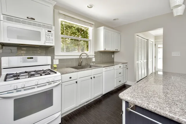 $384,900 | 802 South Mercer Avenue, Bloomington, IL 61701