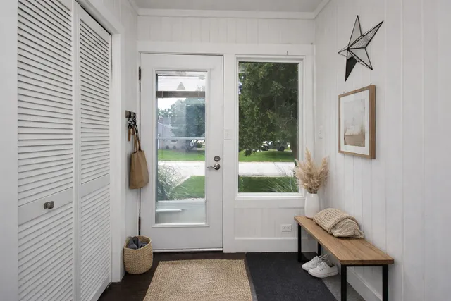 $384,900 | 802 South Mercer Avenue, Bloomington, IL 61701