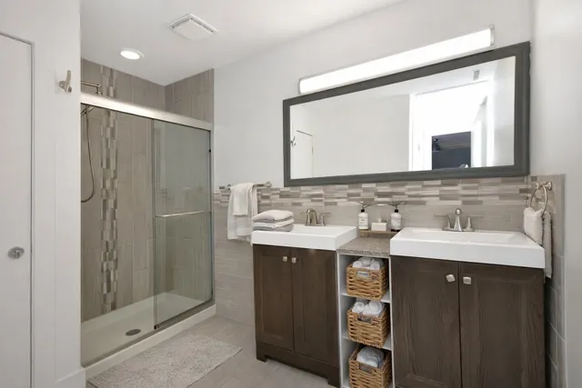 $384,900 | 802 South Mercer Avenue, Bloomington, IL 61701