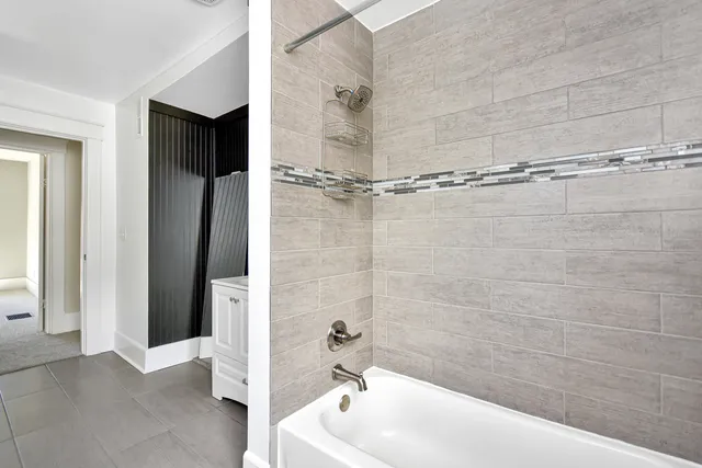 $384,900 | 802 South Mercer Avenue, Bloomington, IL 61701