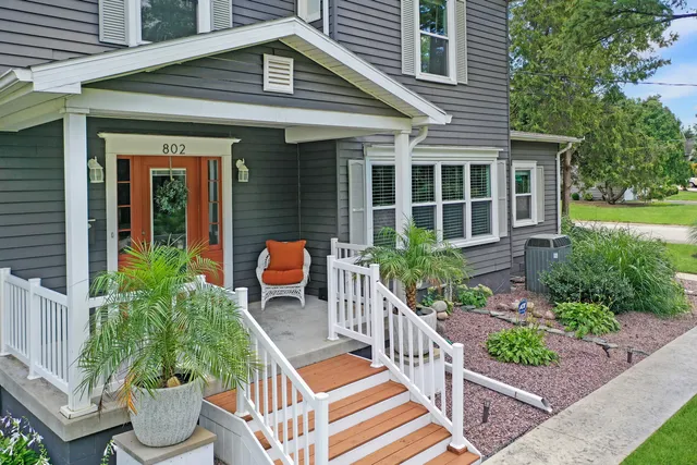 $384,900 | 802 South Mercer Avenue, Bloomington, IL 61701