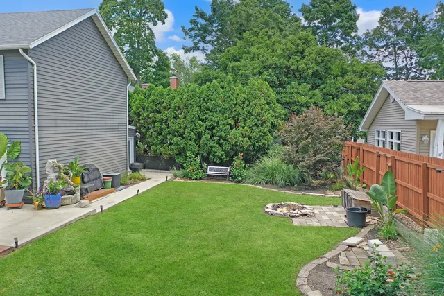 $384,900 | 802 South Mercer Avenue, Bloomington, IL 61701