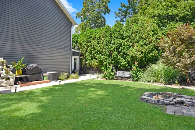 $384,900 | 802 South Mercer Avenue, Bloomington, IL 61701