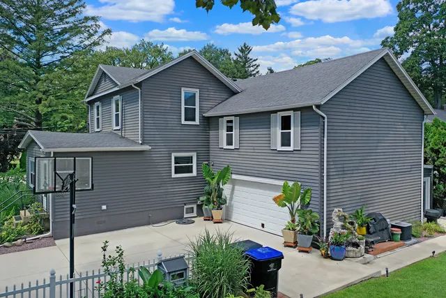 $384,900 | 802 South Mercer Avenue, Bloomington, IL 61701