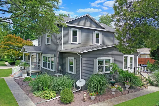 $384,900 | 802 South Mercer Avenue, Bloomington, IL 61701