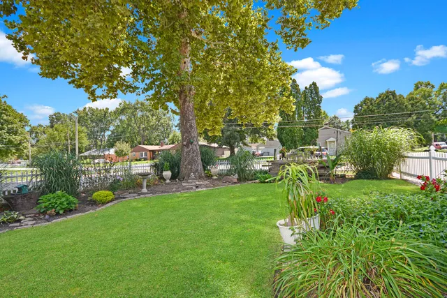 $384,900 | 802 South Mercer Avenue, Bloomington, IL 61701