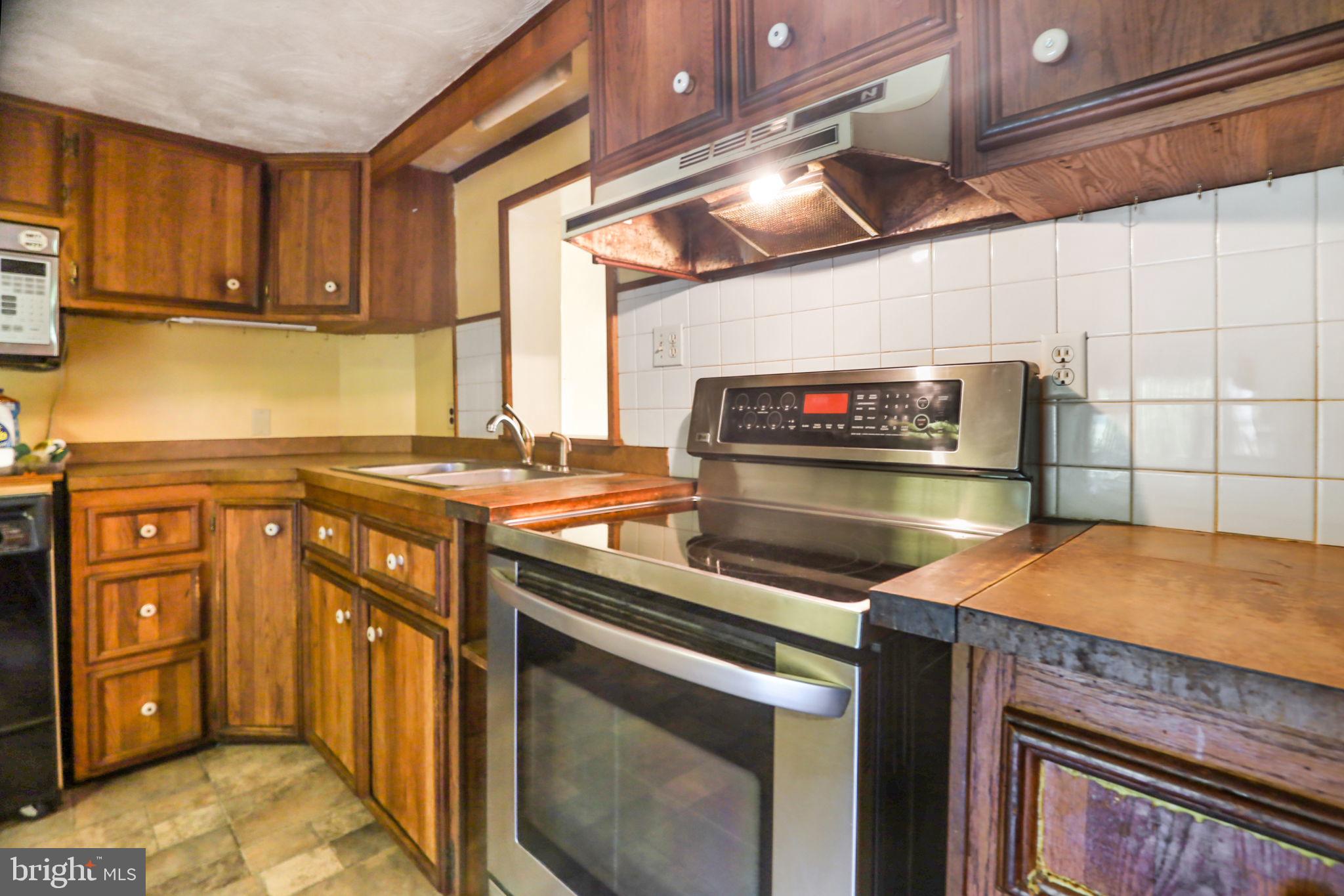 8003 Gambrill Park Road Frederick, MD 21702 - Photo 8 of 13