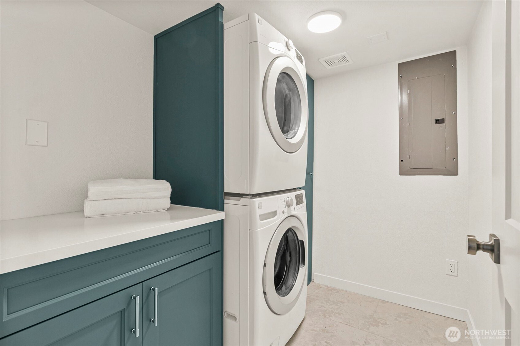 12077 75th Avenue South Seattle, WA 98178 - Photo 23 of 35 a utility room with dryer and washer