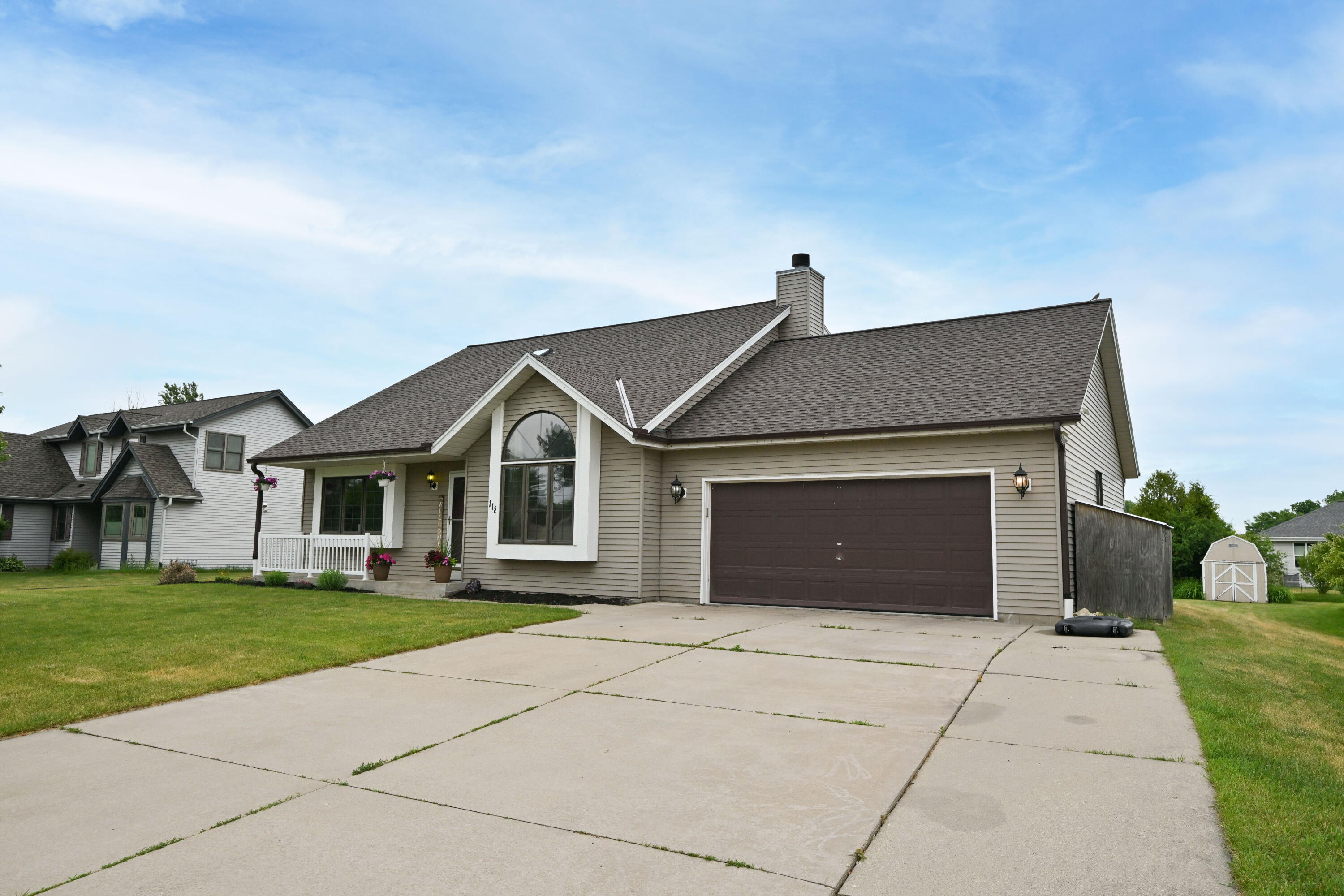 118 McKenzie Road Mukwonago, WI 53149 - Photo 4 of 36 2 Car Garage