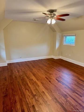 $2,800 | 29 1/2 Woolsey Avenue, Glen Cove, NY 11542