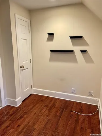 $2,800 | 29 1/2 Woolsey Avenue, Glen Cove, NY 11542