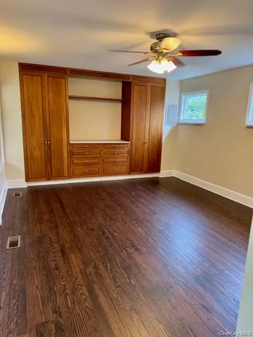 $2,800 | 29 1/2 Woolsey Avenue, Glen Cove, NY 11542