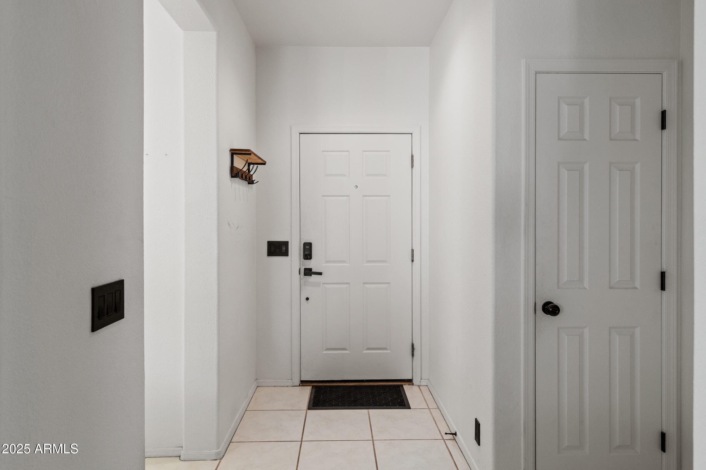 1140 South Rockwell Street Gilbert, AZ 85296 - Photo 3 of 29 a view of bathroom with a shower