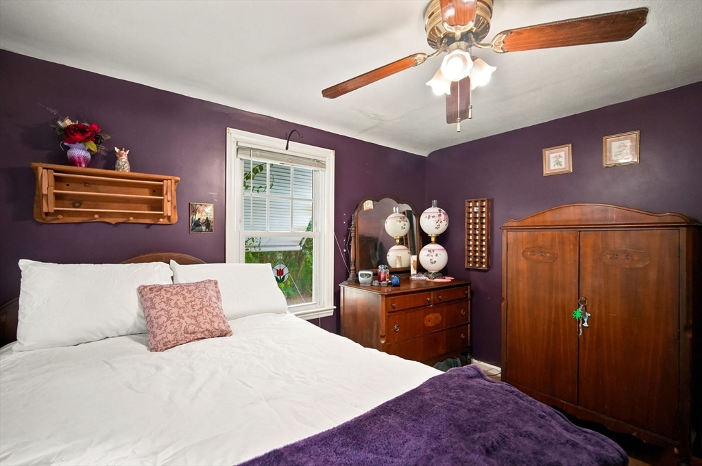 1258 Liberty Street Springfield, MA 01104 - Photo 17 of 32