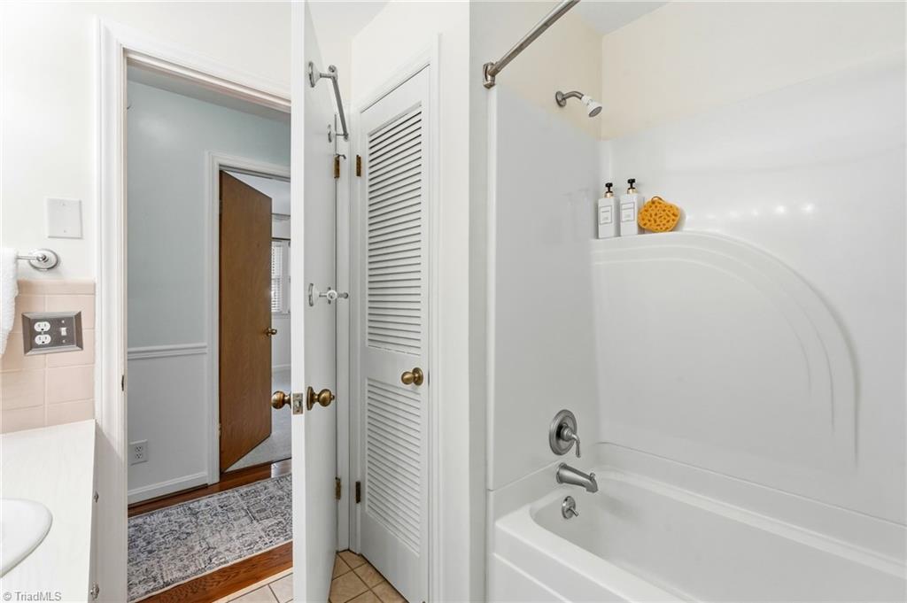 112 Queensbury Road Winston-Salem, NC 27104 - Photo 21 of 42