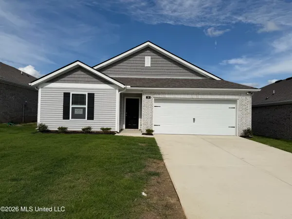 $298,990 | 15 Thorn Tree Street, Byhalia, MS 38611