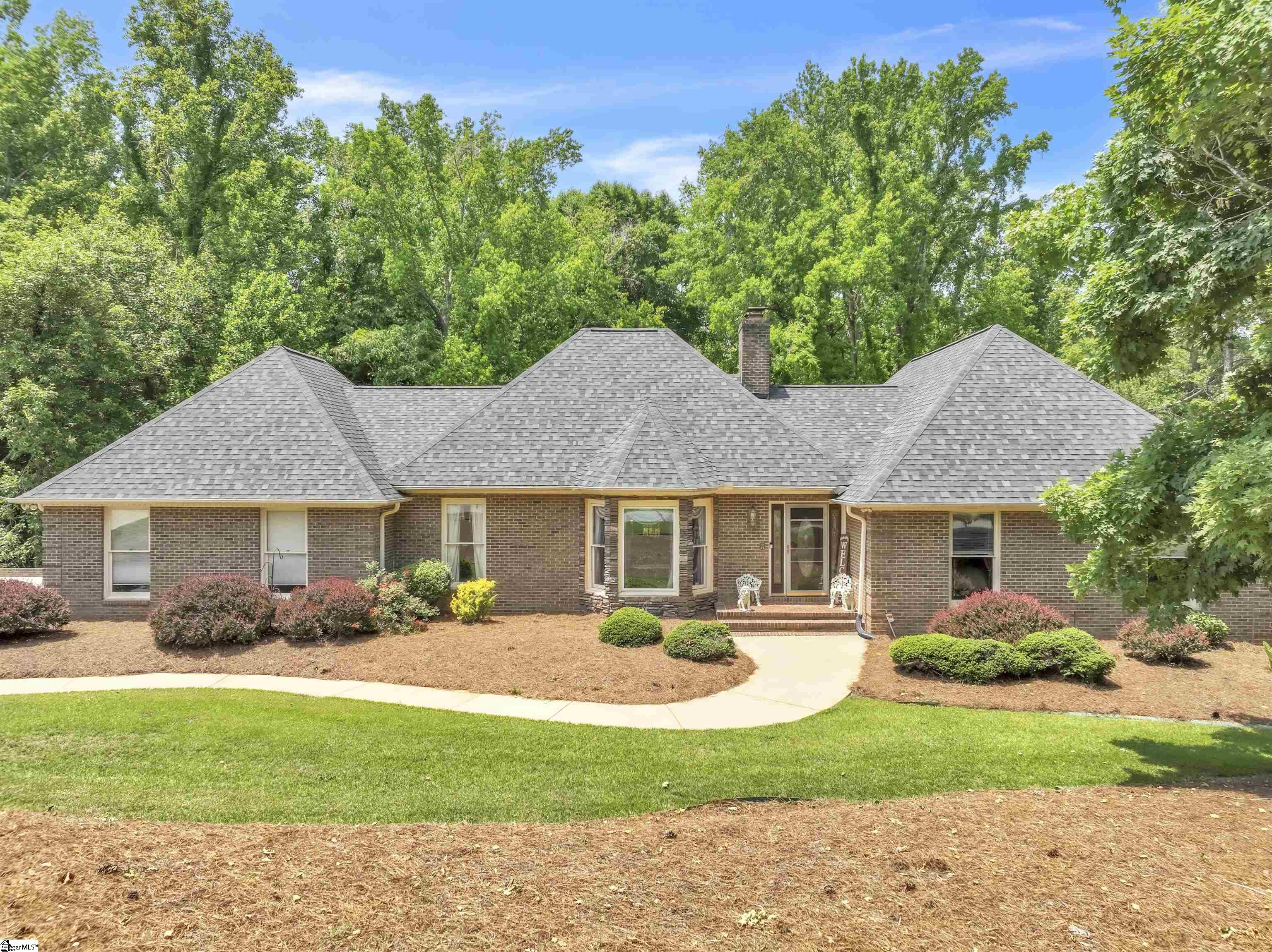 107 South Pointe Court Moore, SC 29369 - Photo 1 of 44