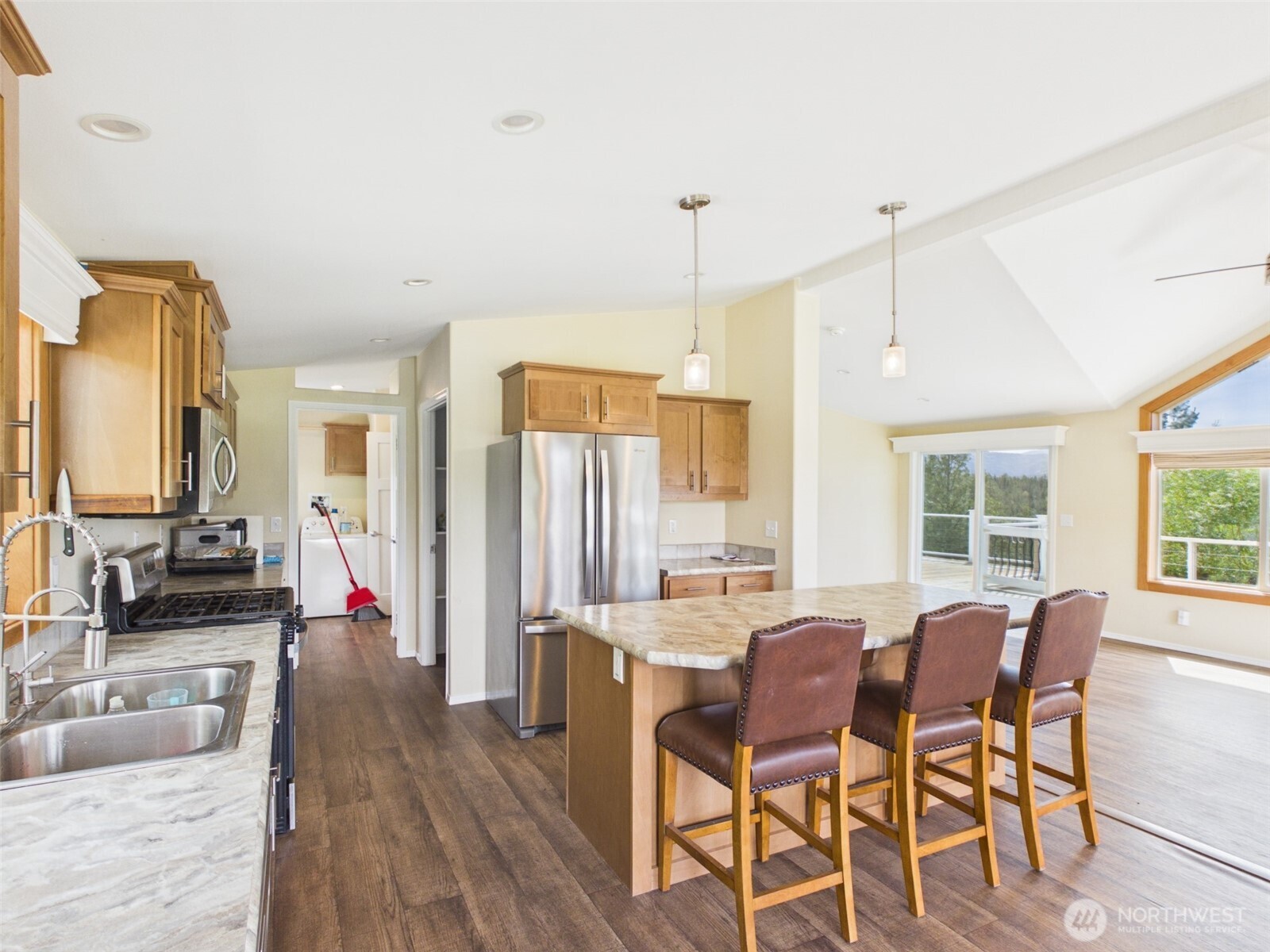 220 Center Road Republic, WA 99166 - Photo 10 of 40