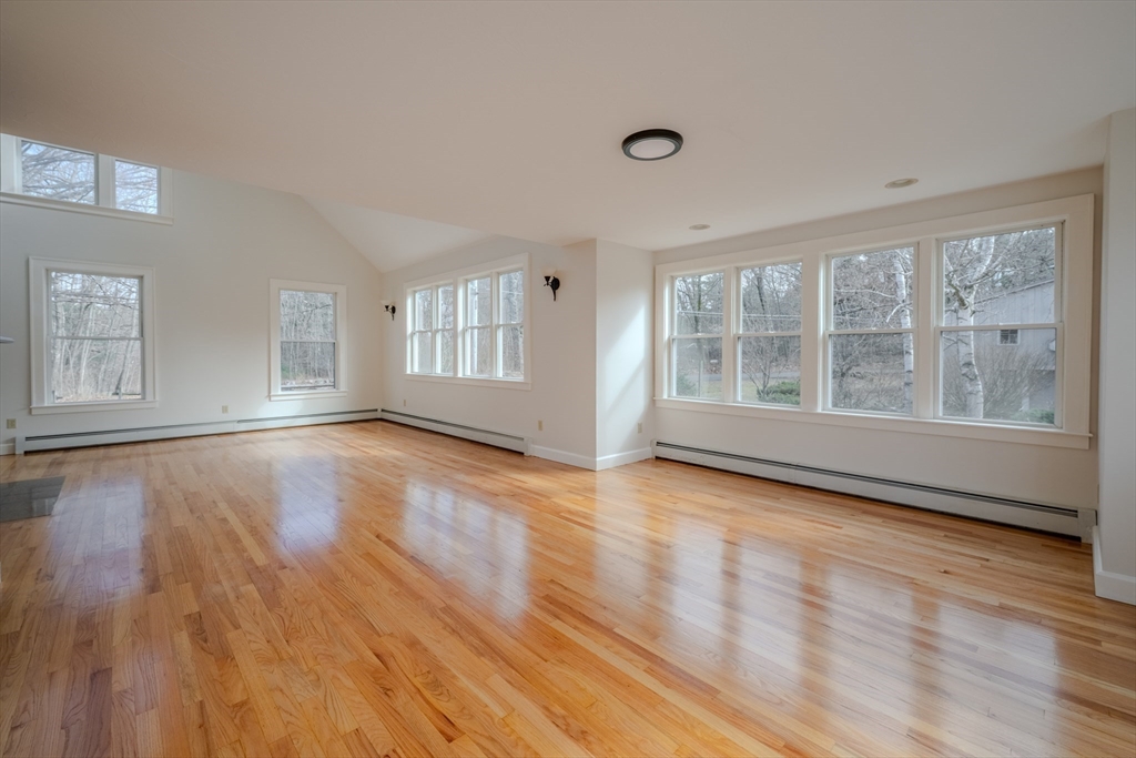 563 Piper Road Ashby, MA 01431 - Photo 7 of 38