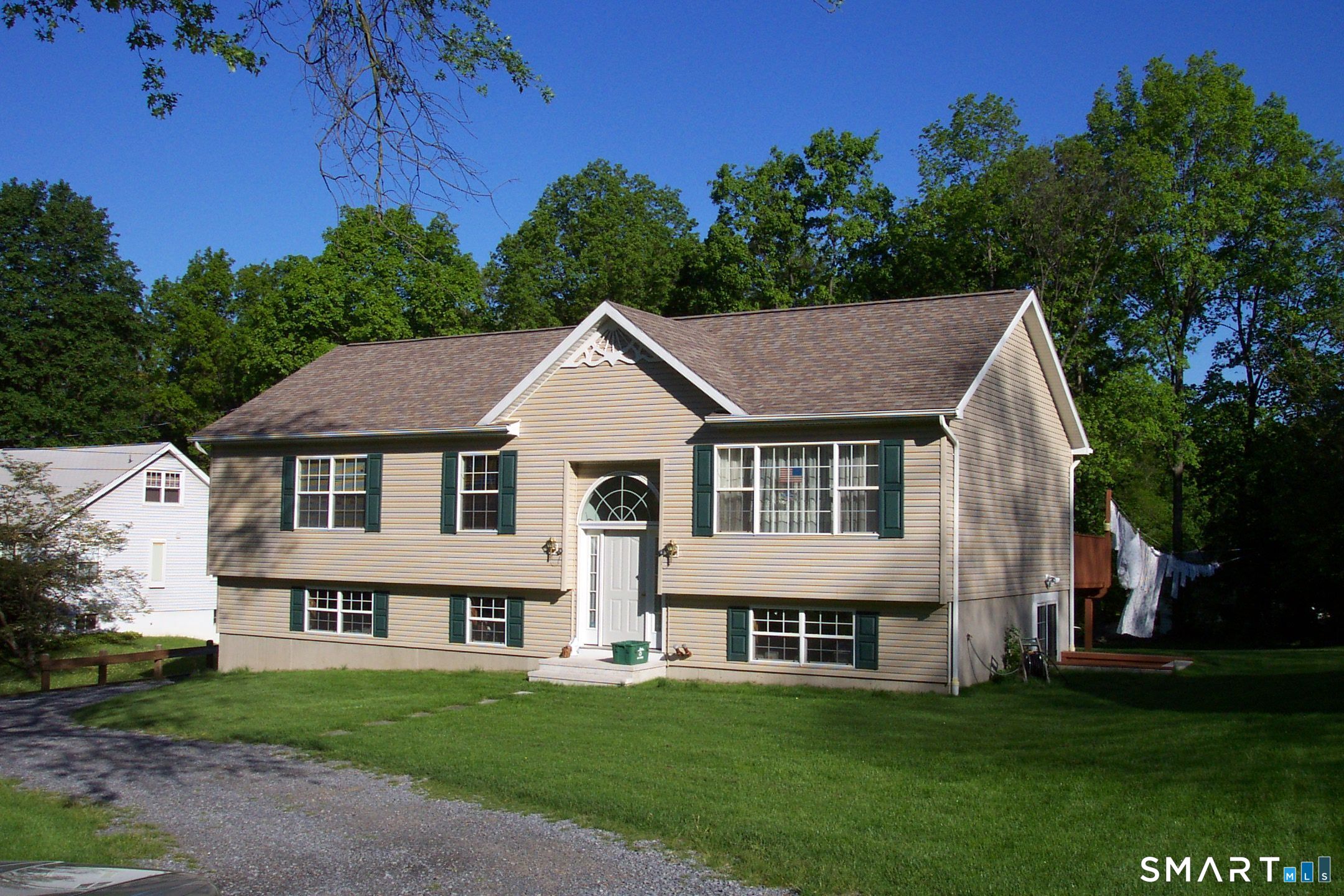15 Old Oak Road Norwich, CT 06360 - Photo 2 of 5 Gallery Image 2