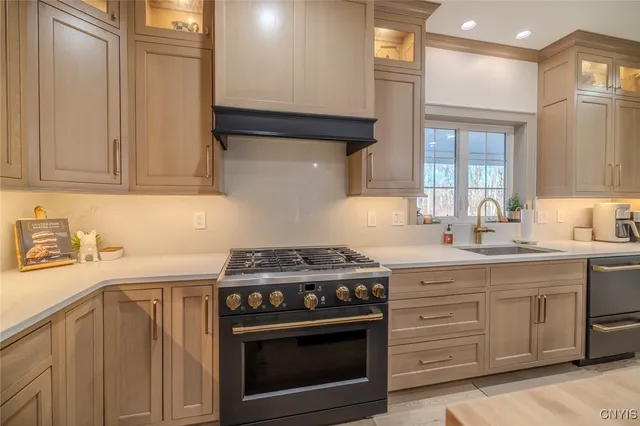 $899,000 | 7279 Highway 31, Cicero, NY 13039