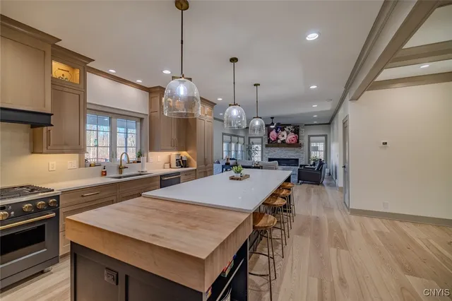 $899,000 | 7279 Highway 31, Cicero, NY 13039