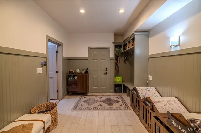 $899,000 | 7279 Highway 31, Cicero, NY 13039