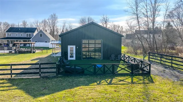 $899,000 | 7279 Highway 31, Cicero, NY 13039