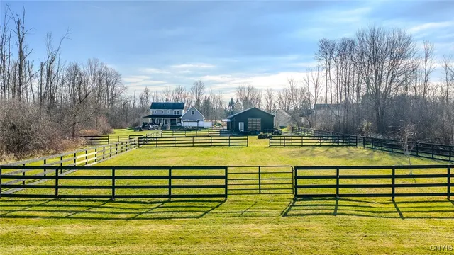 $899,000 | 7279 Highway 31, Cicero, NY 13039