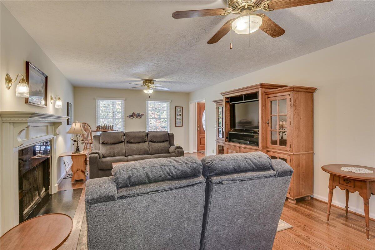 537 Creekridge Road Aiken, SC 29803 - Photo 10 of 40 11-111
