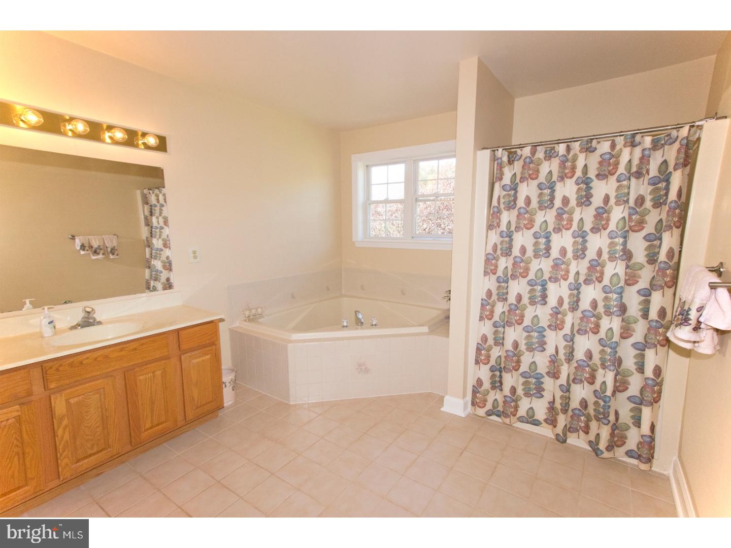 3051 Thompson Road Telford, PA 18969 - Photo 16 of 25 Master Bathroom