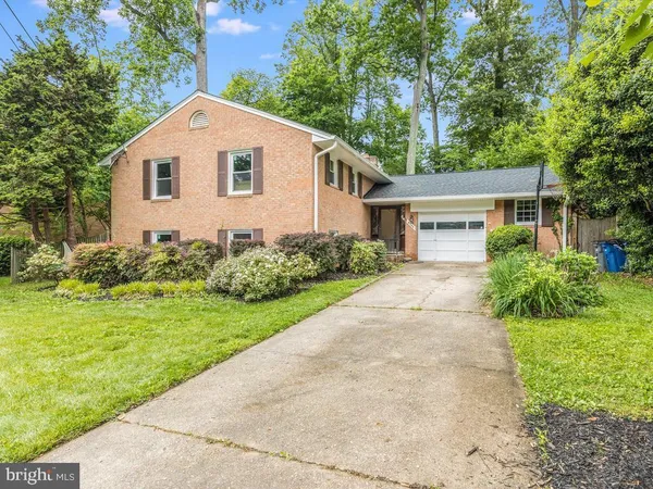 $840,000 | 8706 Braeburn Drive, Annandale, VA 22003