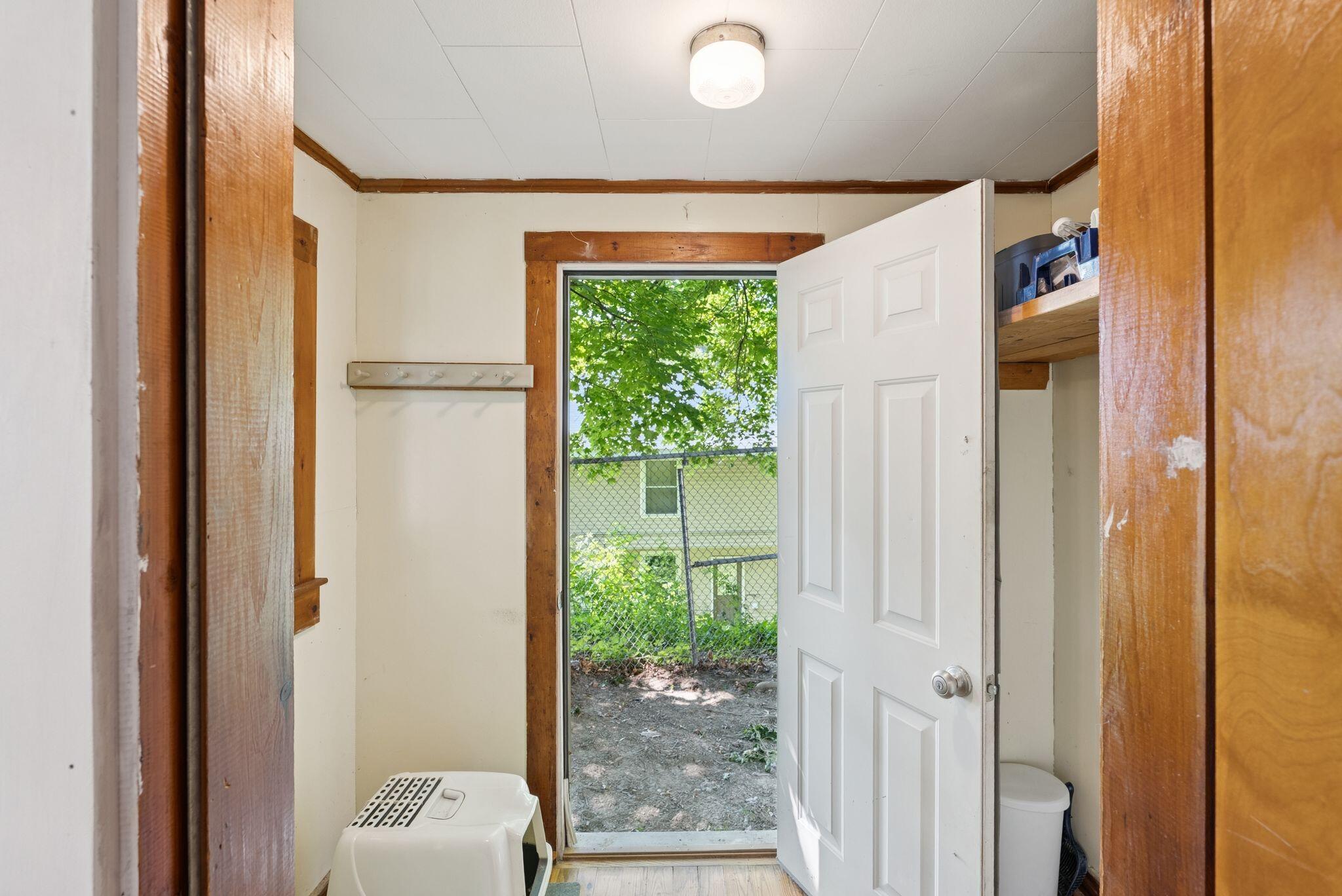 16 Brook Street Waterville, ME 04901 - Photo 17 of 34 Mud room