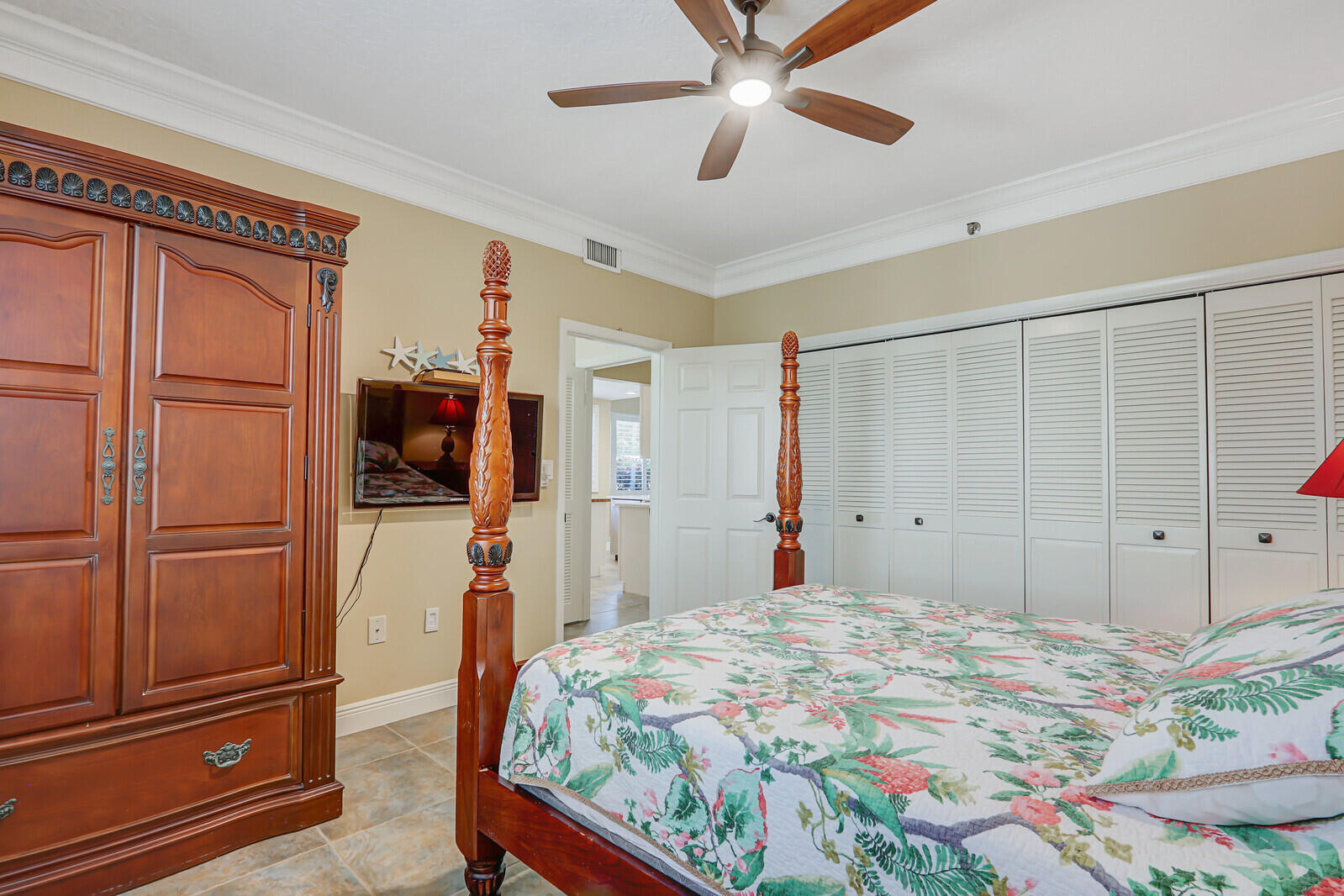 911 Oak Harbour Drive Juno Beach, FL 33408 - Photo 22 of 50 Guest Bedroom