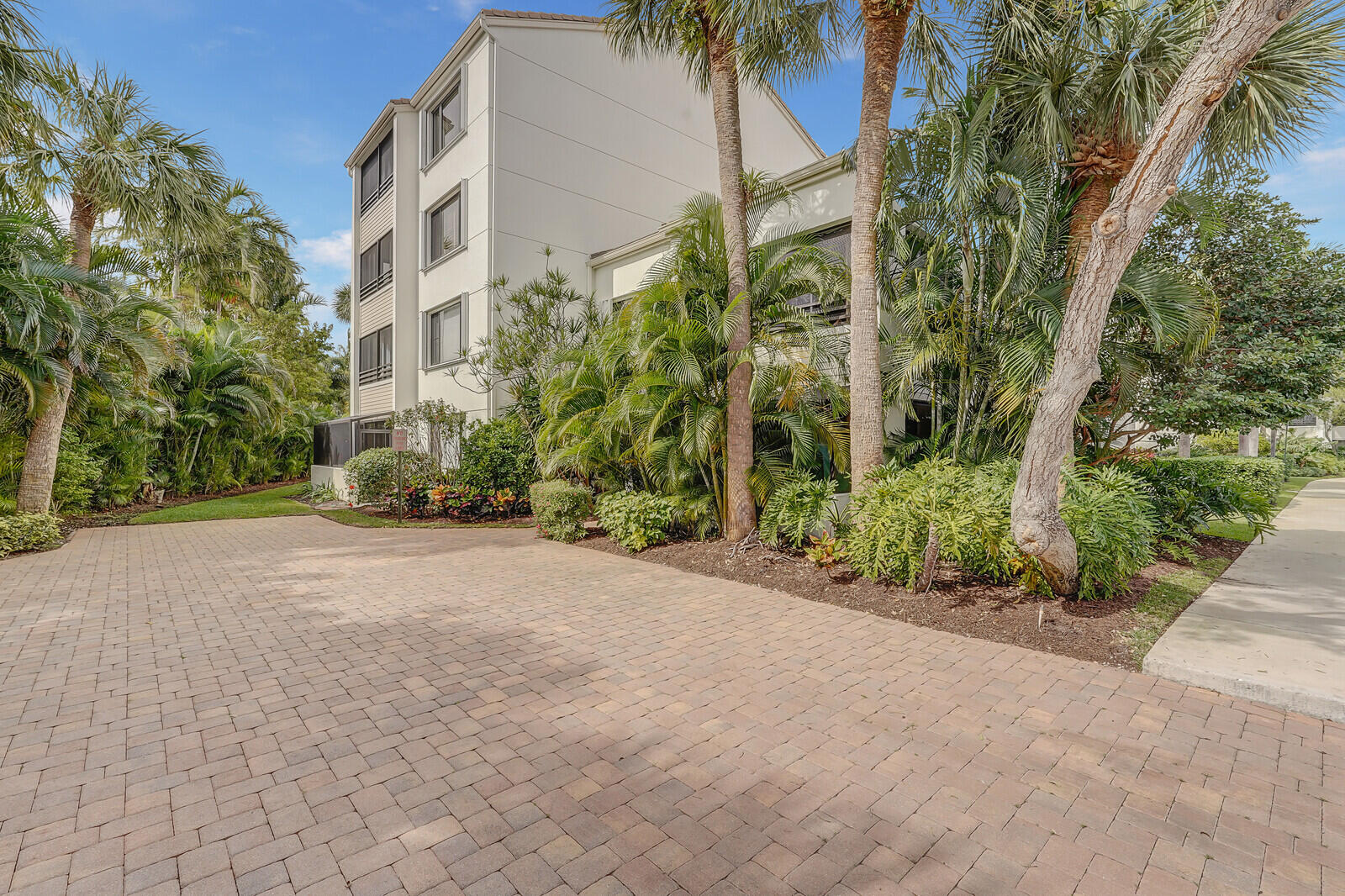 911 Oak Harbour Drive Juno Beach, FL 33408 - Photo 28 of 50 Back porch entrance