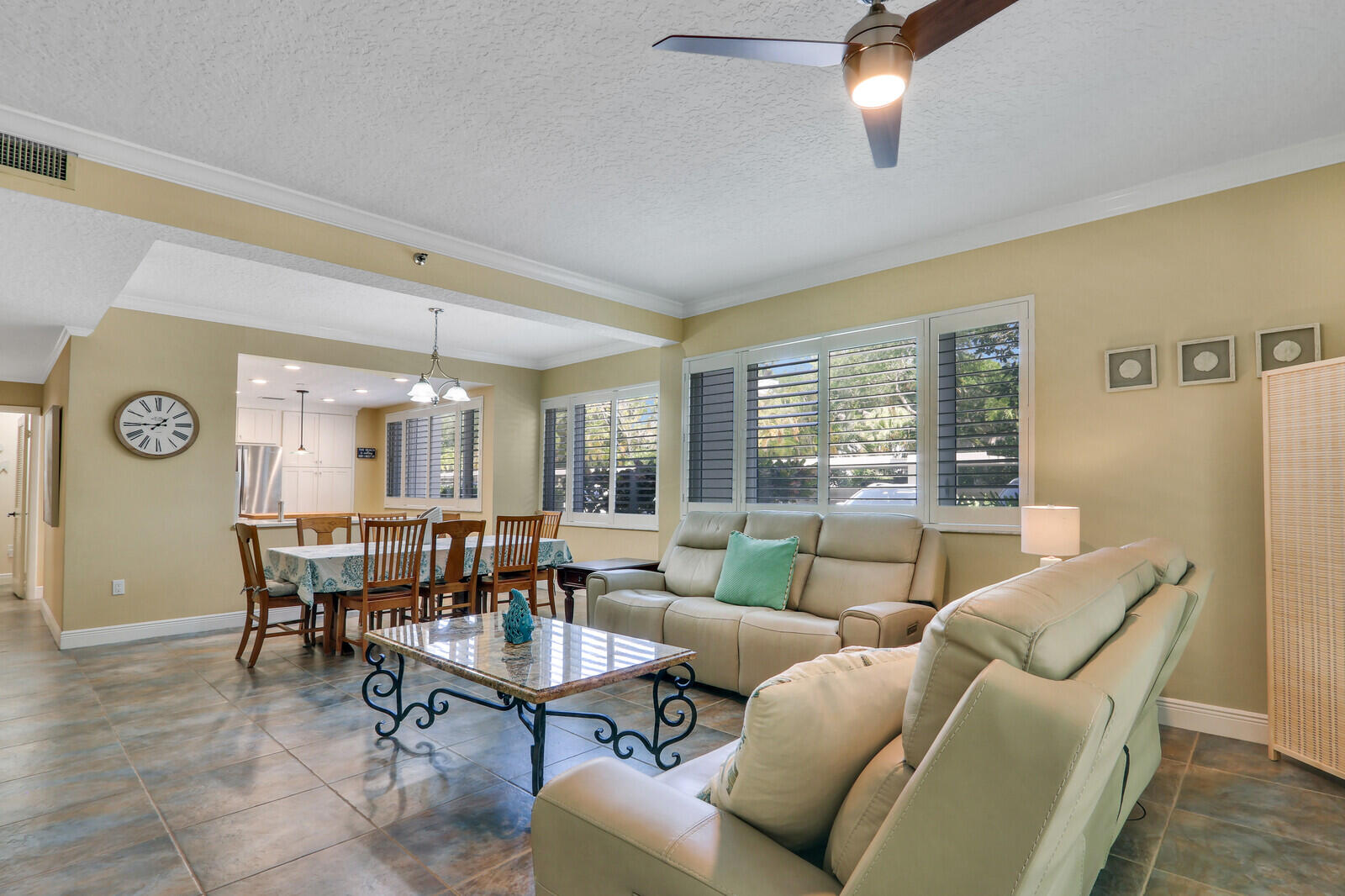 911 Oak Harbour Drive Juno Beach, FL 33408 - Photo 10 of 50 Living