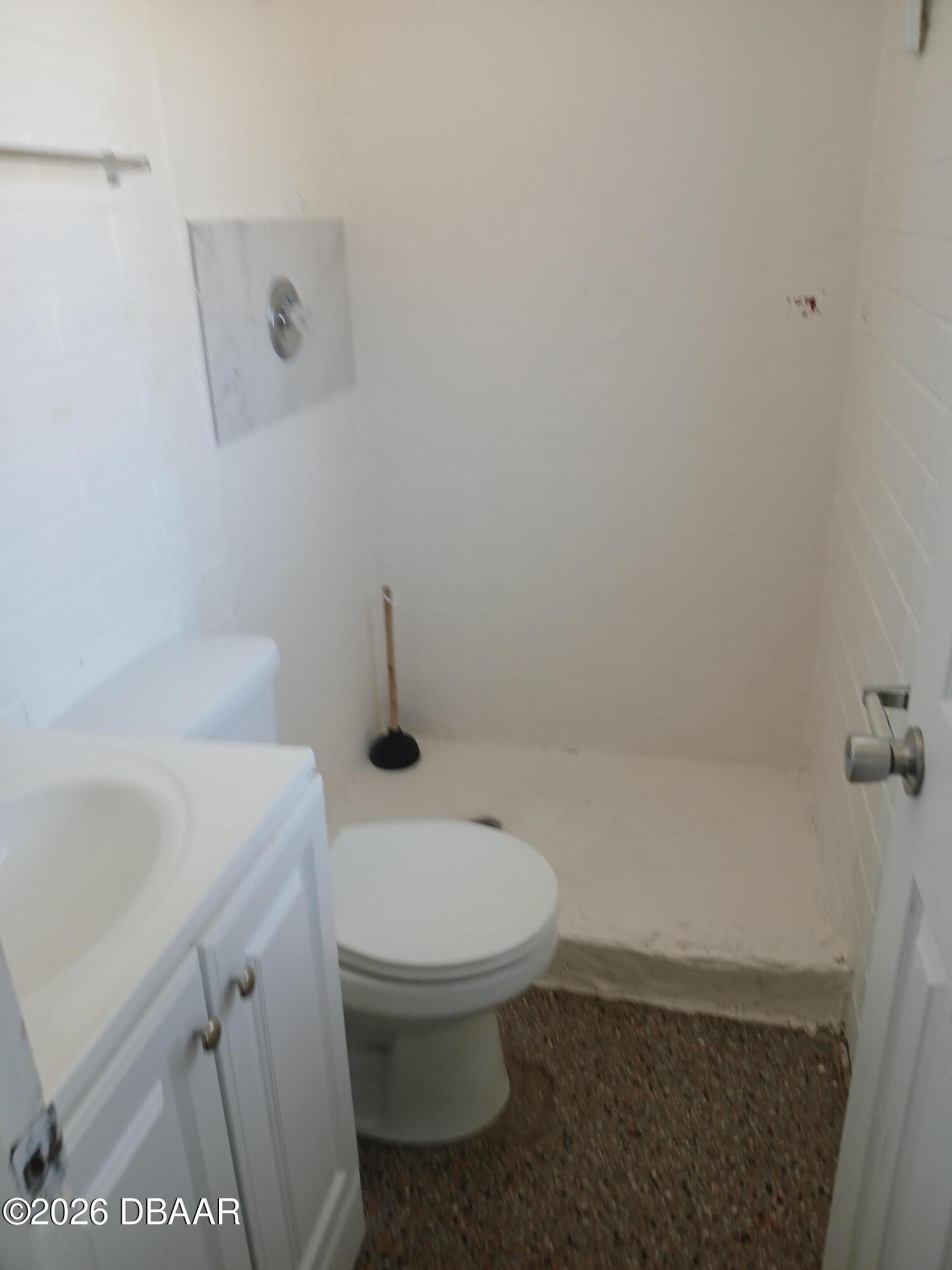 703 South Ridgewood Avenue, Unit 7 Edgewater, FL 32132 - Photo 4 of 4 20260520_134324