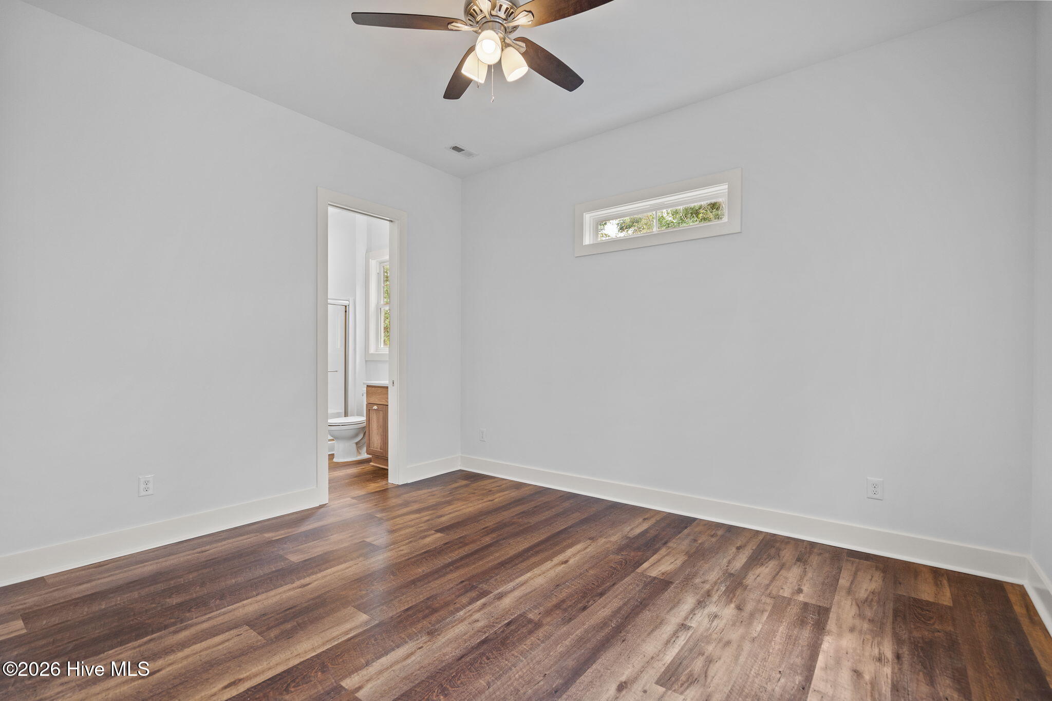 316 East Rolling Meadows Road Hampstead, NC 28443 - Photo 4 of 20 Gallery Image 4