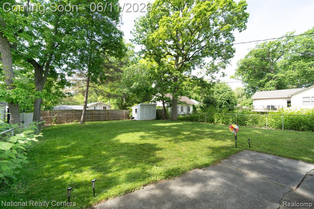 3973 Oak Knoll Road Waterford, MI 48328 - Photo 25 of 32