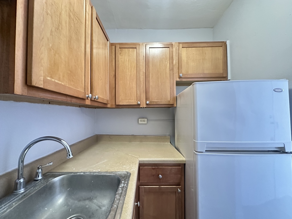 661 West Sheridan Road, Unit 506 Chicago, IL 60613 - Photo 5 of 20 Gallery Image 5