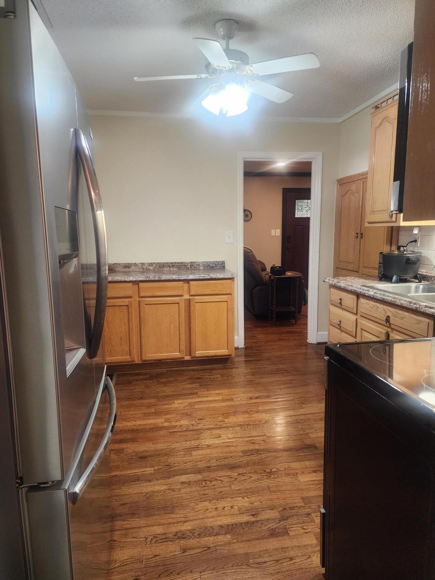 5825 Moore Street Hanahan, SC 29410 - Photo 9 of 31 20260606_123926
