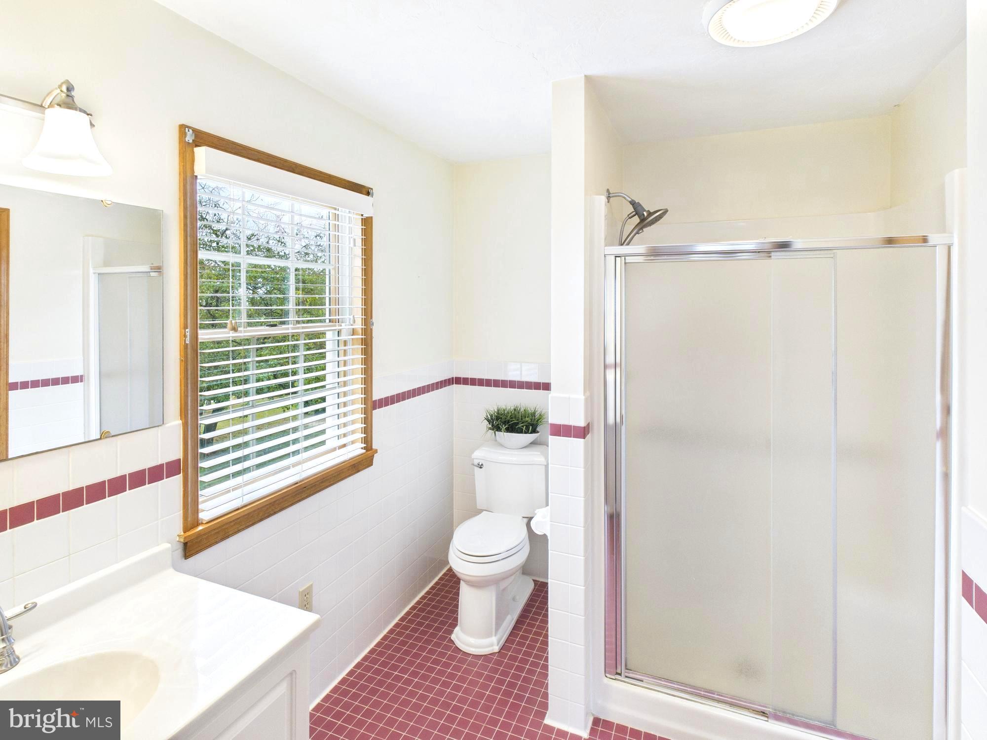 1568 Table Rock Road Gettysburg, PA 17325 - Photo 21 of 32 Primary Bathroom