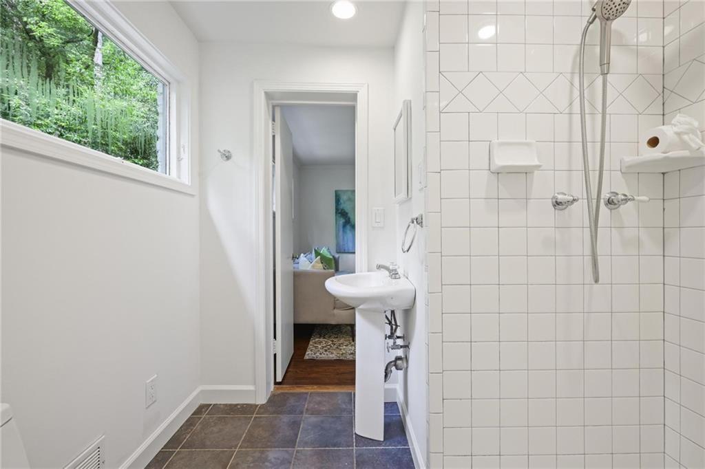 2800 Mornington Drive Northwest Atlanta, GA 30327 - Photo 27 of 34