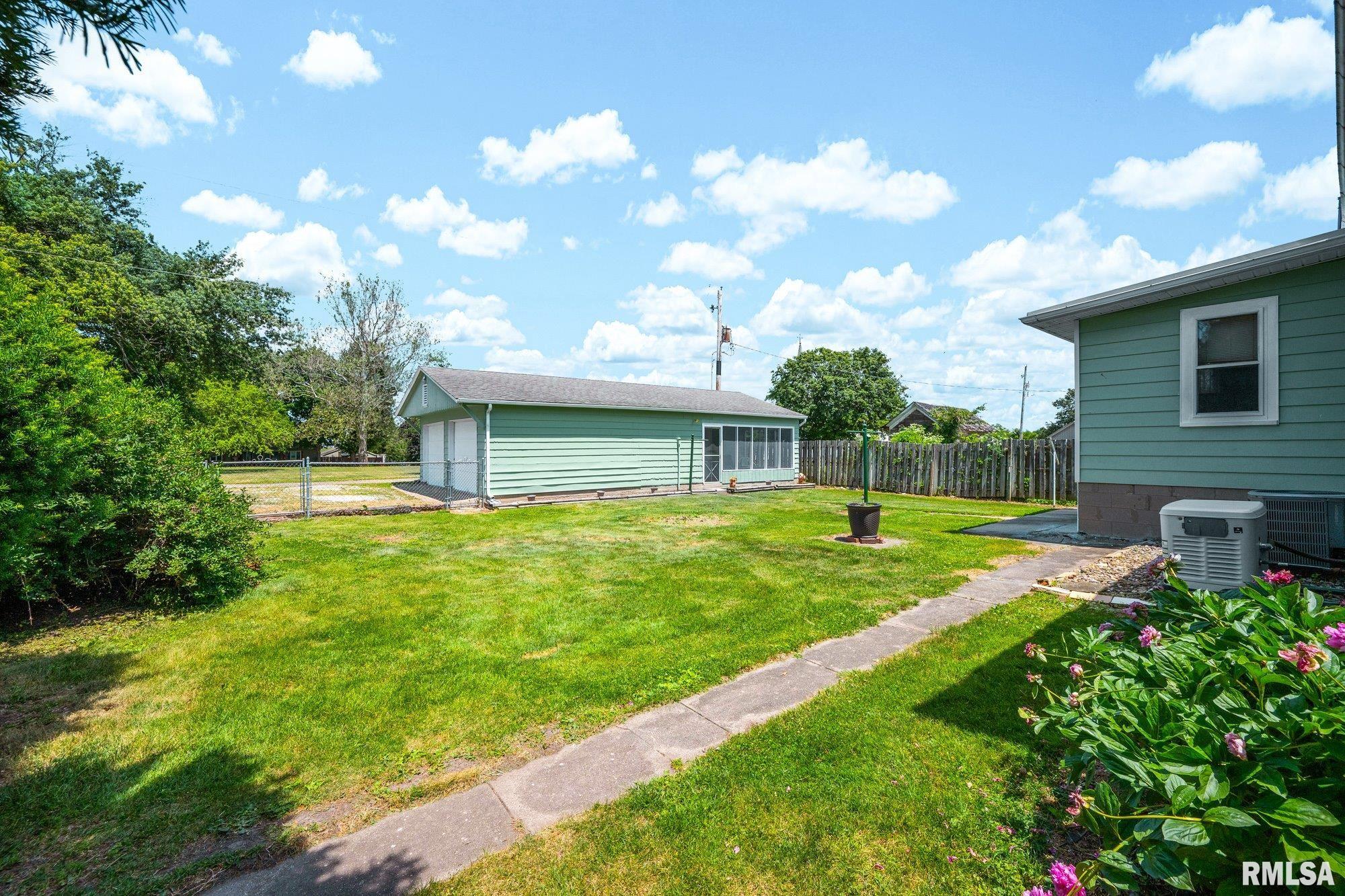 209 West Walnut Street La Rose, IL 61541 - Photo 32 of 44