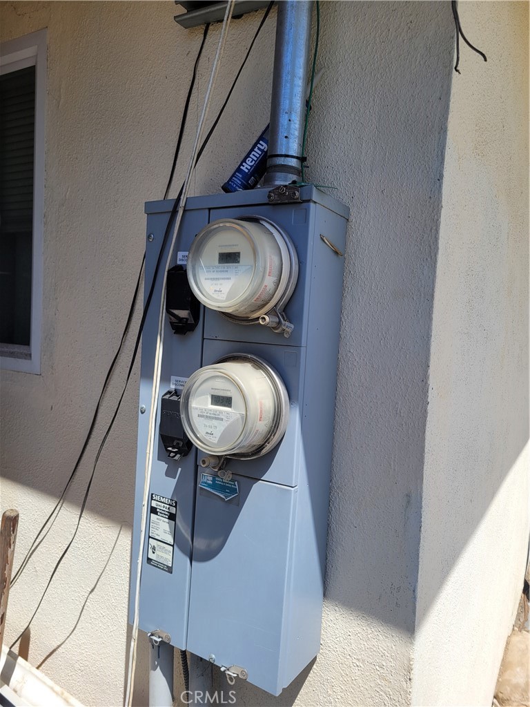 5240 Appleton Street Riverside, CA 92504 - Photo 11 of 16 a view of washer and dryer