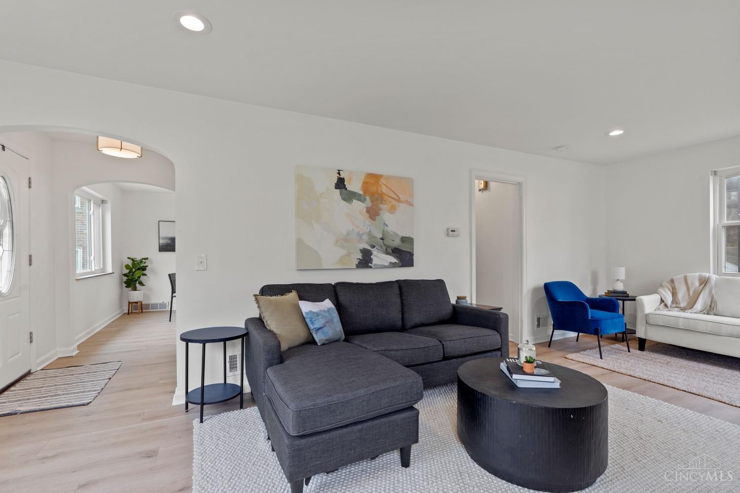 6229 Robison Road Cincinnati, OH 45213 - Photo 6 of 35 Gallery Image 6