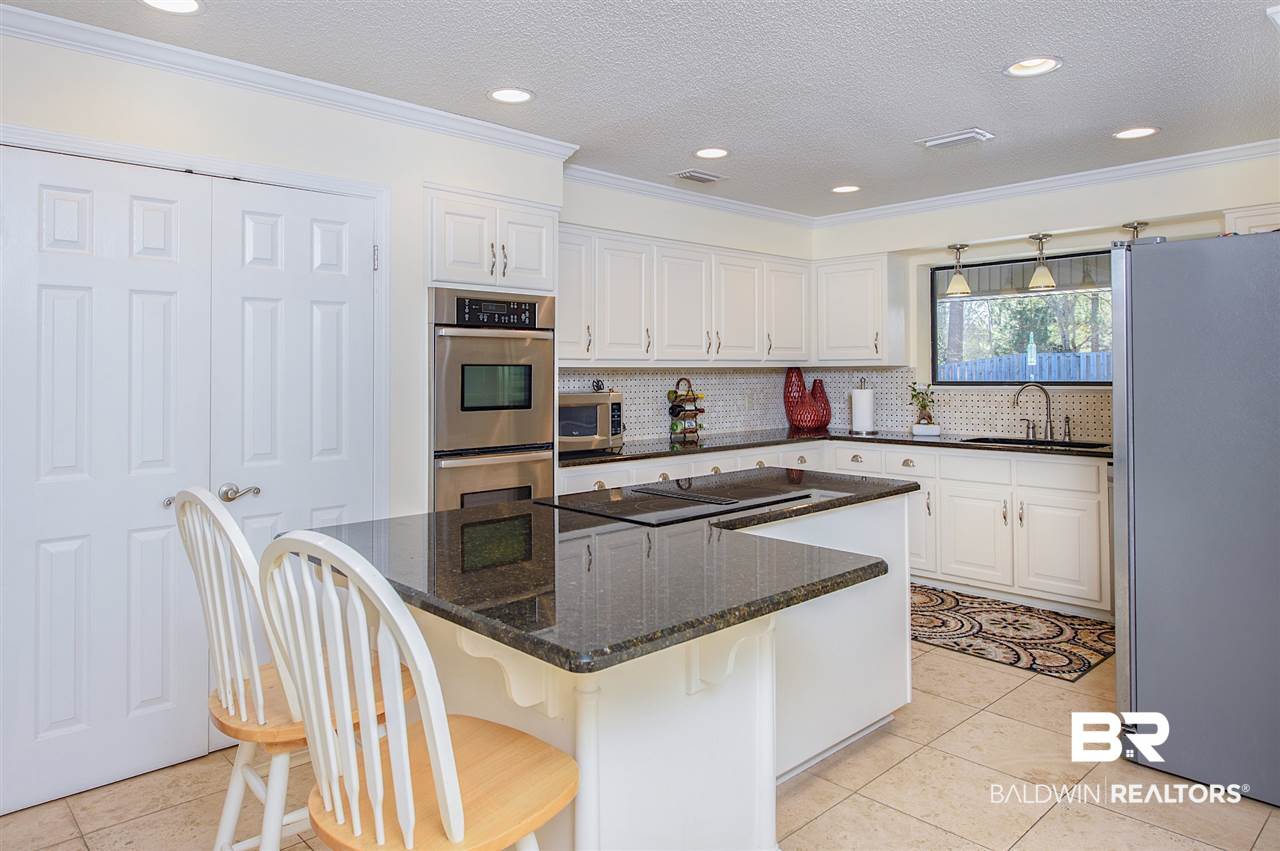1774 Woodridge Drive Atmore, AL 36502 - Photo 10 of 40
