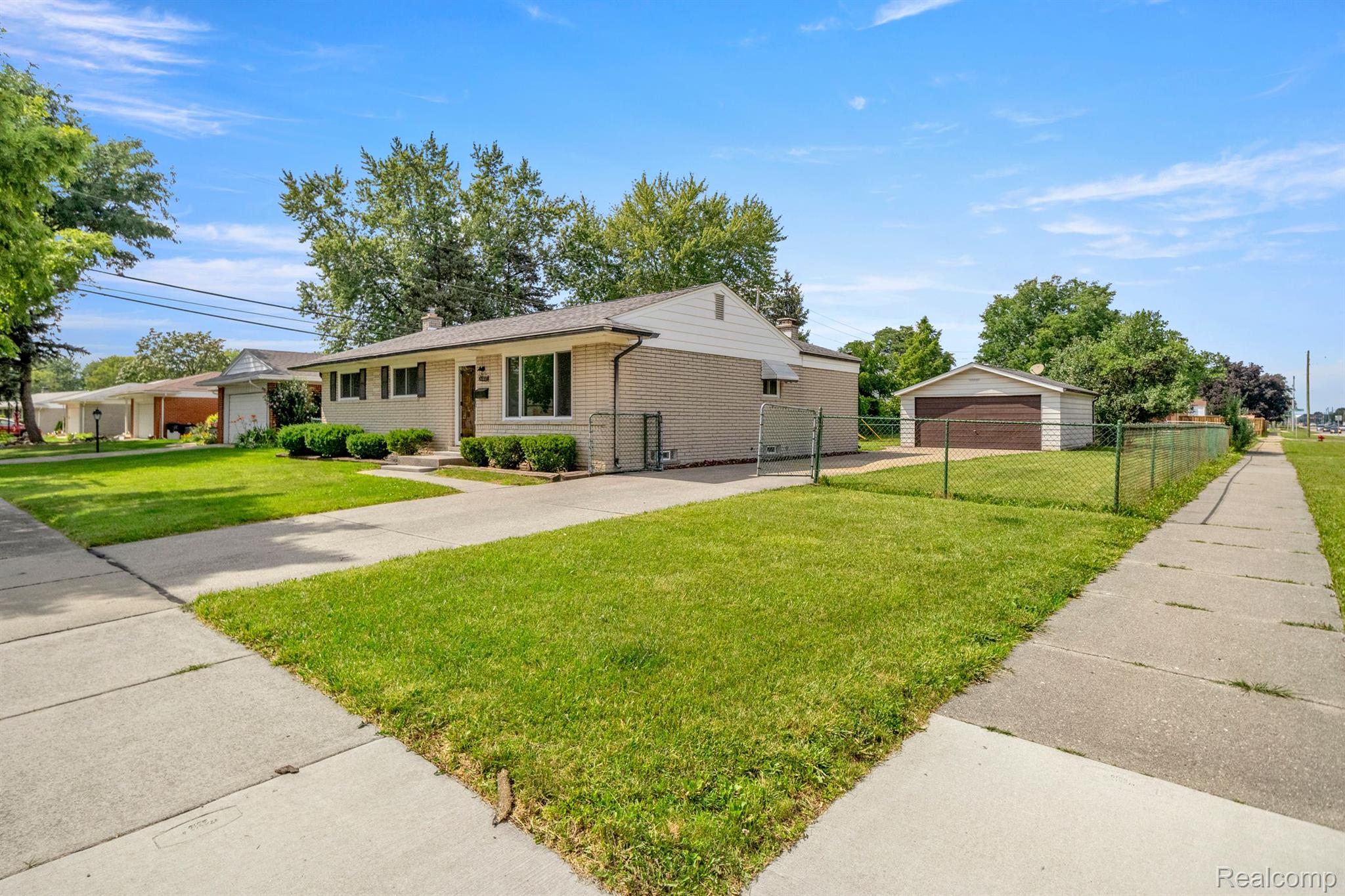 2195 Stratford Drive Troy, MI 48083 - Photo 2 of 36 Easy access on this corner lot